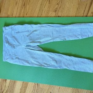 Fast and Free with zippered pocket